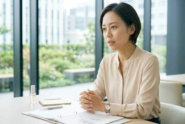 女性