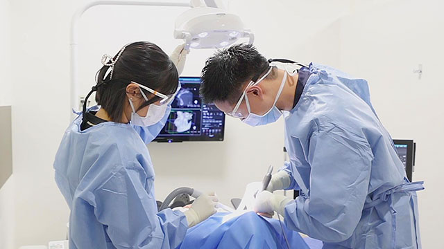 インプラントオペ